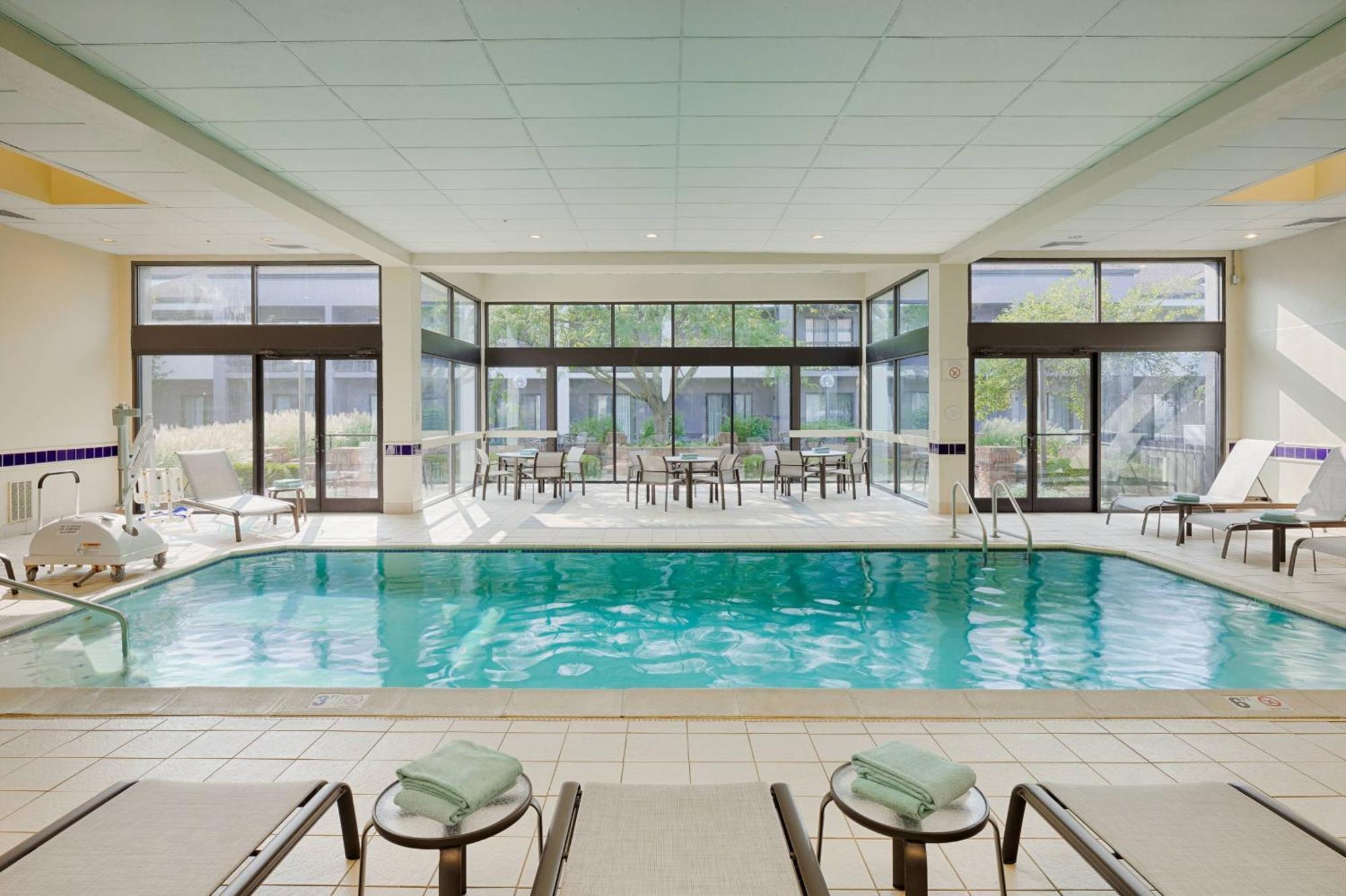 Courtyard Cincinnati Blue Ash Luaran gambar